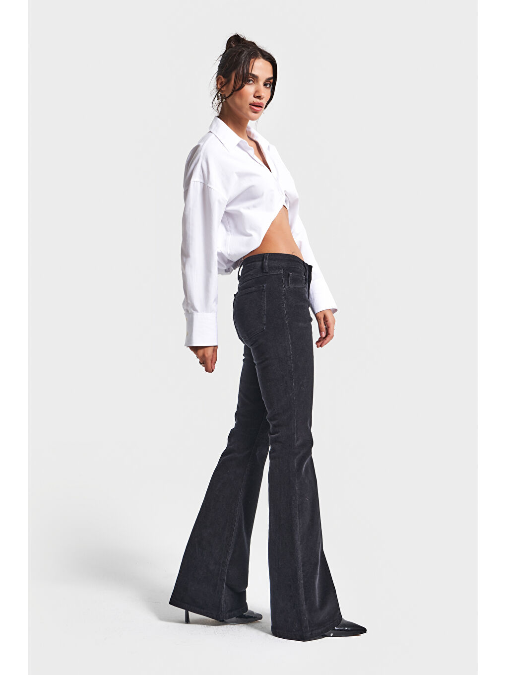 Kadın Siyah Renk 26w5-1 Low Waist Flare Fit İnce Fitilli Velvet Kadife Kumaş Pantolon-3