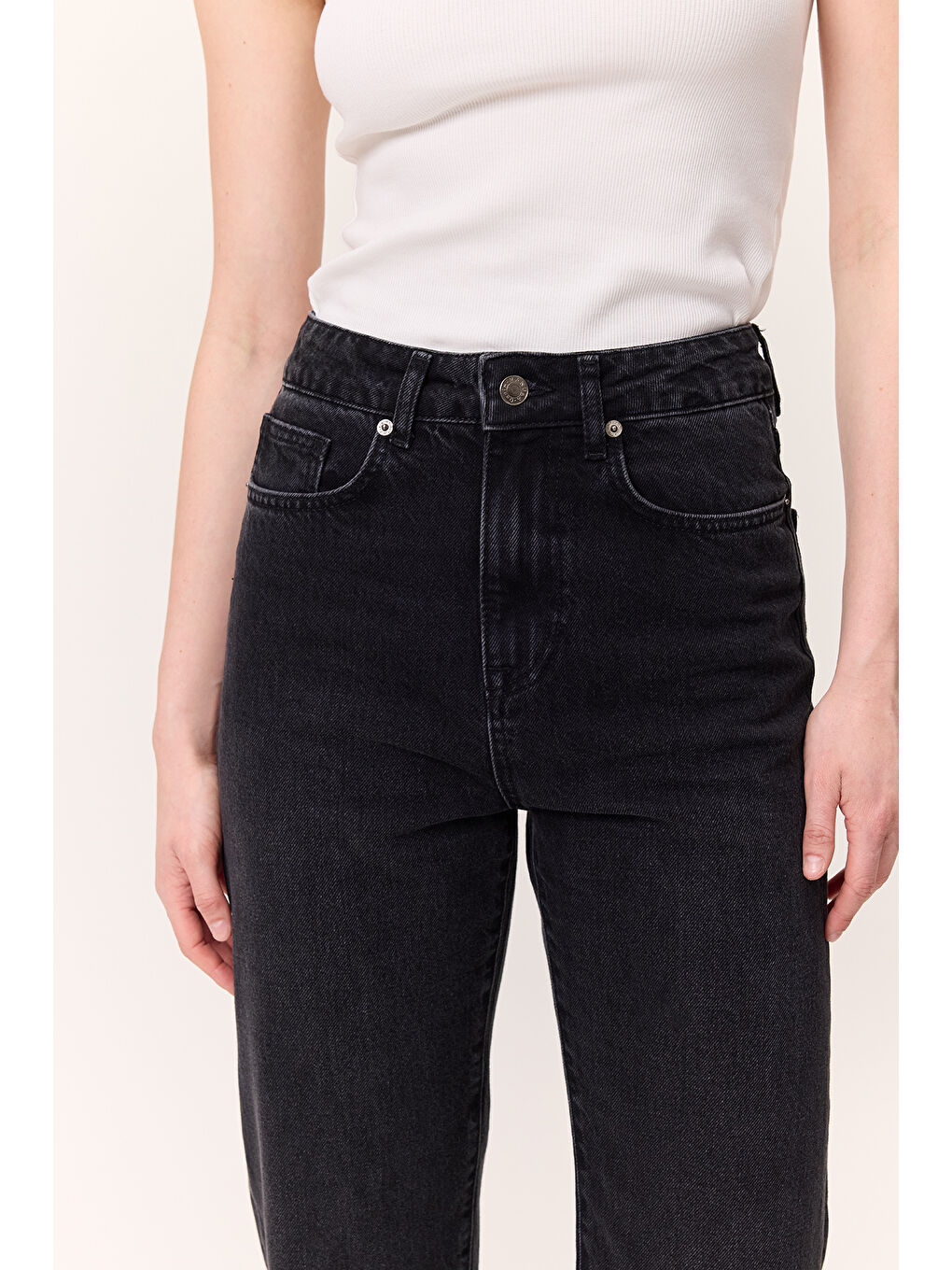 Yüksek Bel Mom Fıt Jean Siyah-3