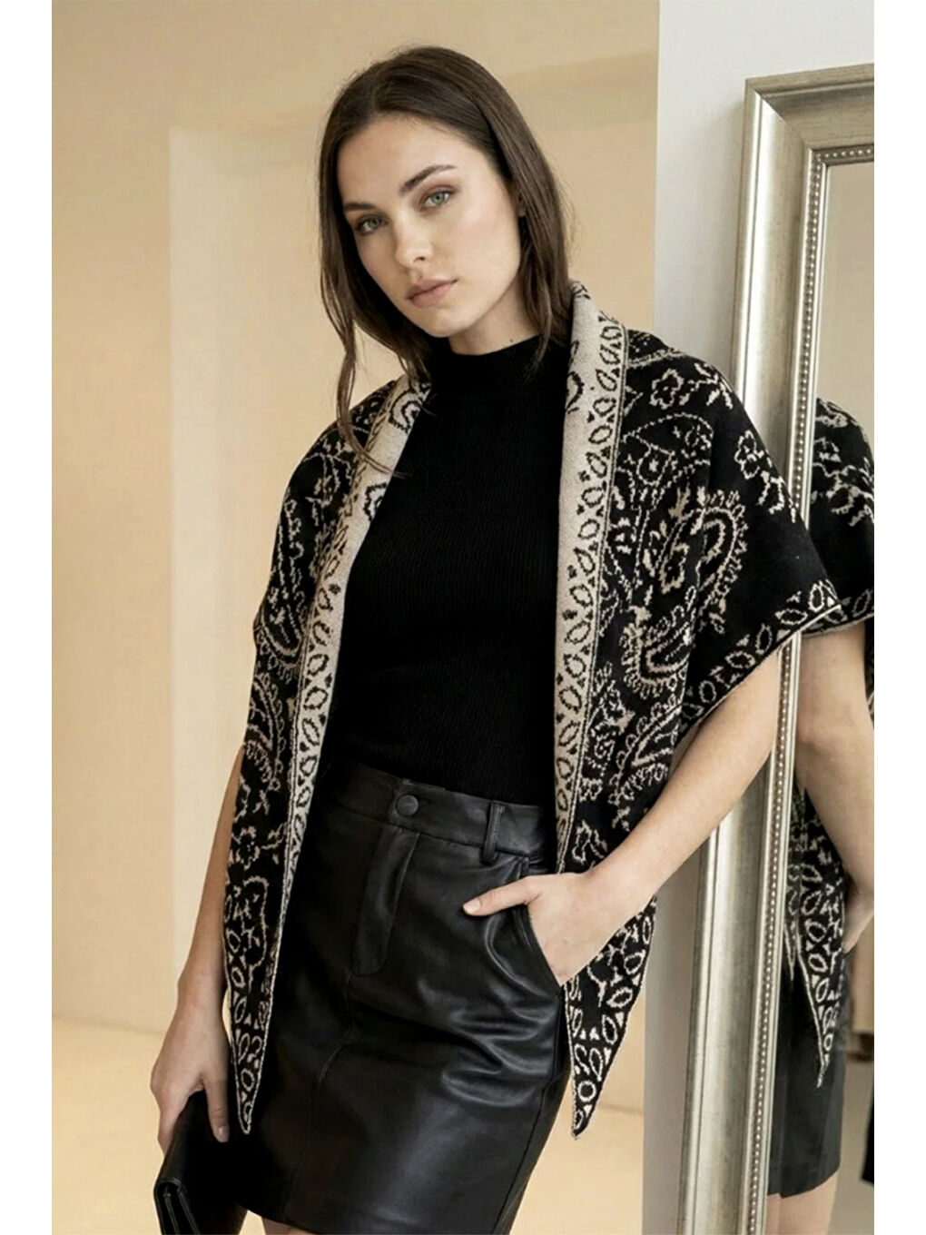 Kaşmir Örgü Desenli Üçgen Omuz Şalı 70X155 cm 1301 Siyah