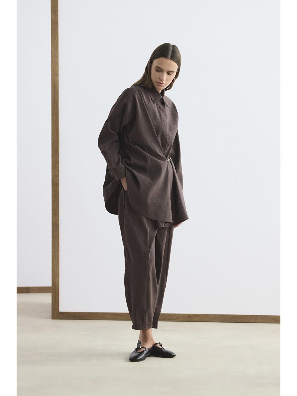 Toka Detaylı Anvelop Gömlek Pantolon Takım Kahverengi-4