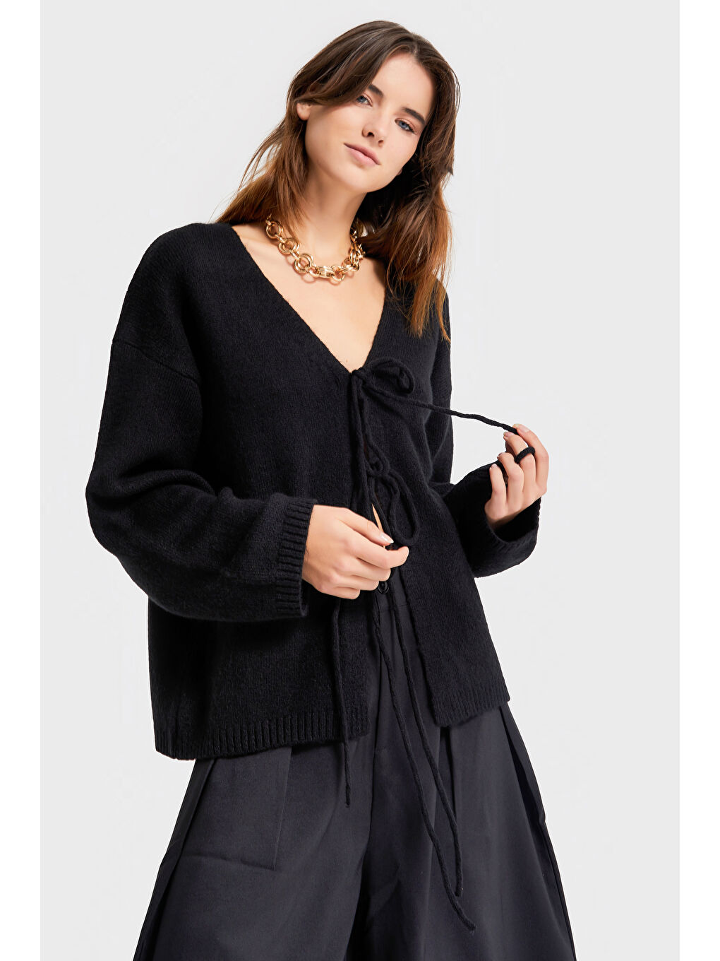 Kadın Siyah Renk w5-1 Önü Bağcıklı Oversize Triko Kazak