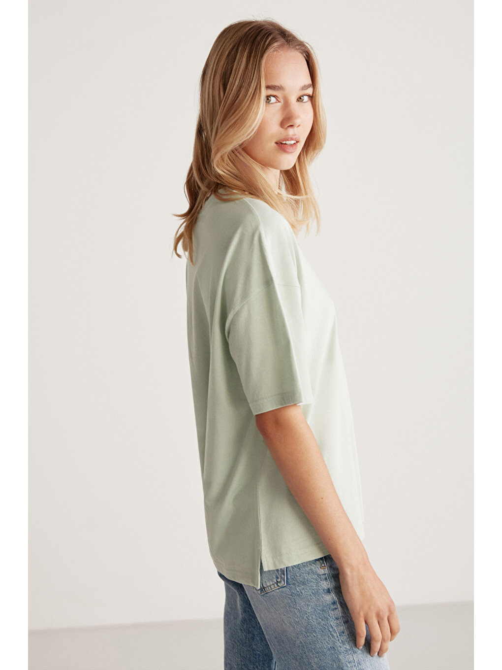 Yeşil Jemmy Kadın %100 Organik Pamuk Relaxed Fit Yırtmaçlı Yuvarlak Yakalı MİNT YEŞİL T-Shirt-4