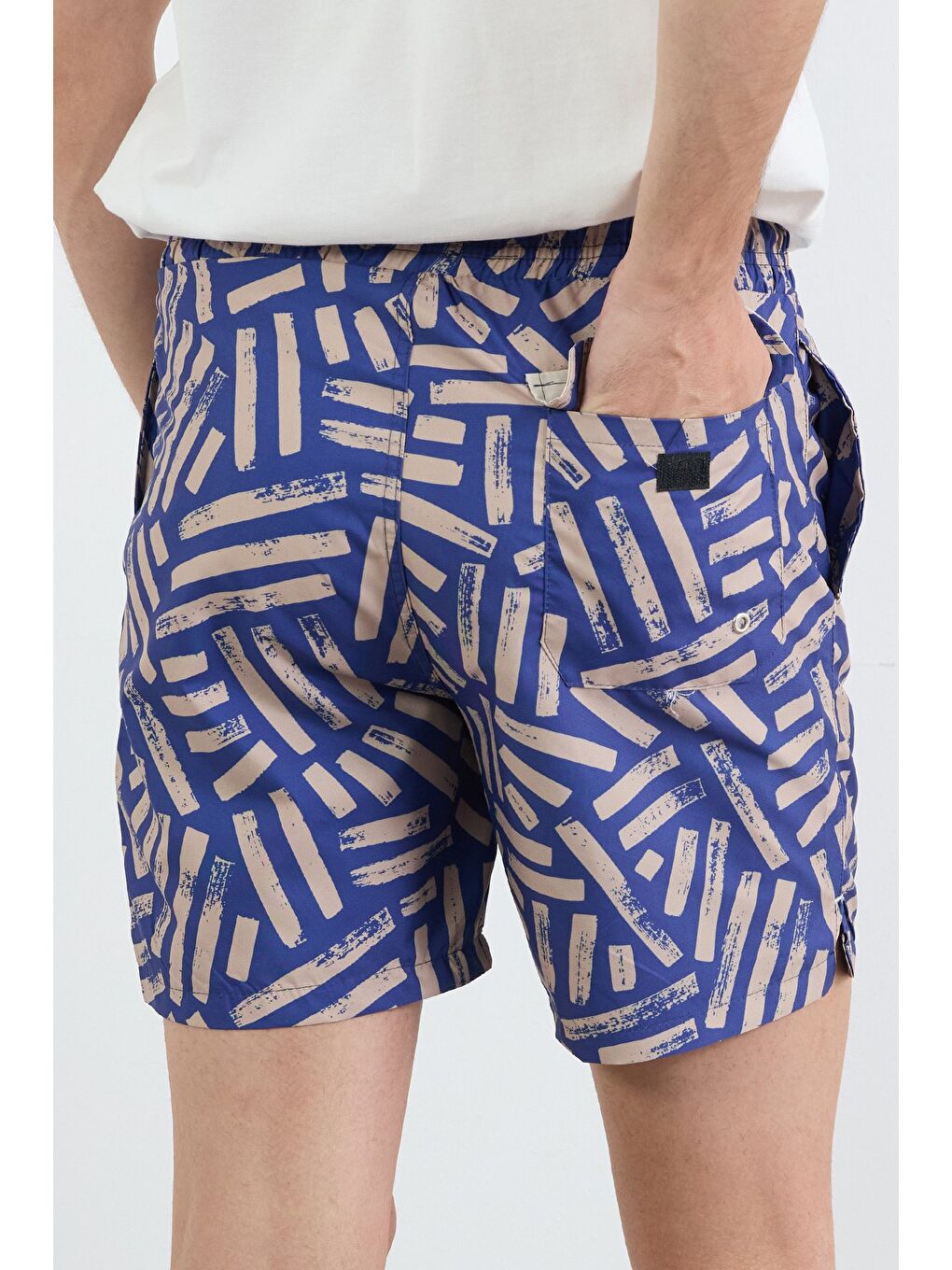 Bej Çizgi Baskılı Cepli Deniz Şortu-3