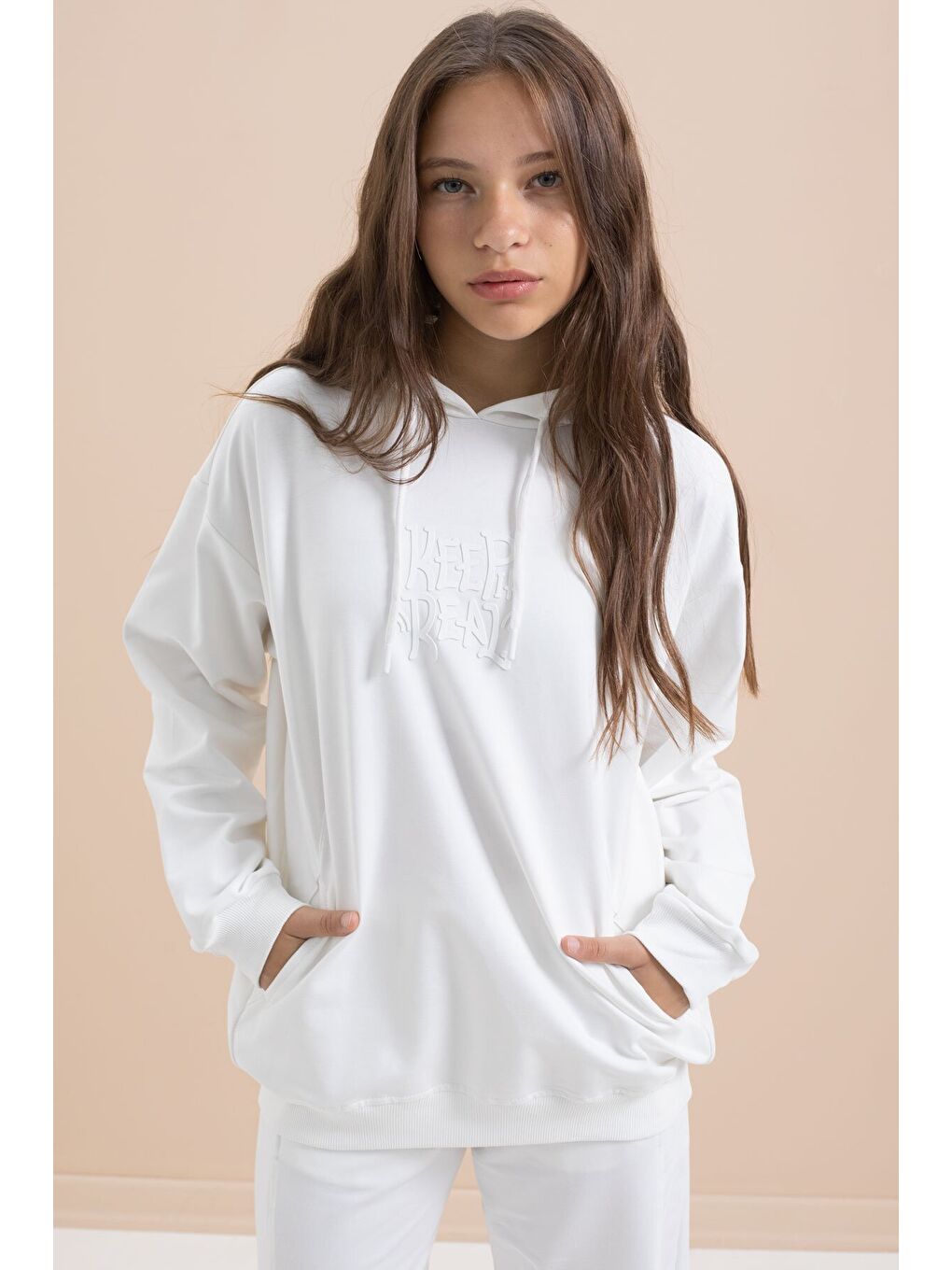 Beyaz Yazı Baskılı Kapüşonlu Geniş Paça Kız Çocuk Eşofman Takımı 21433-1