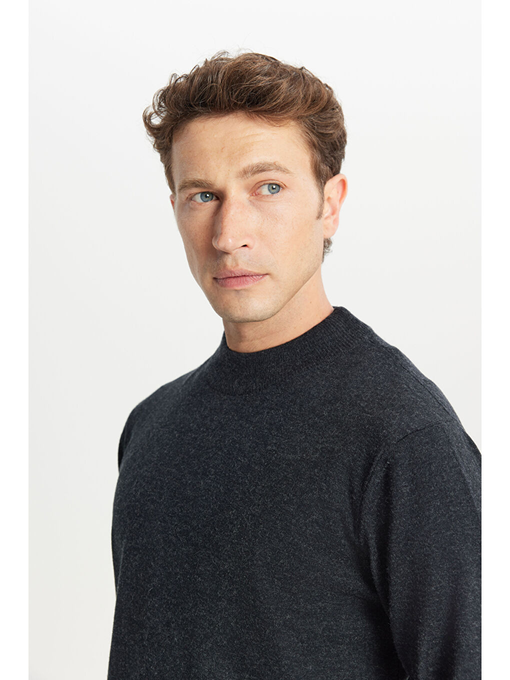 Erkek Antrasit-Melanj Yünlü Standart Fit Normal Kesim Bisiklet Yaka Triko Kazak-3