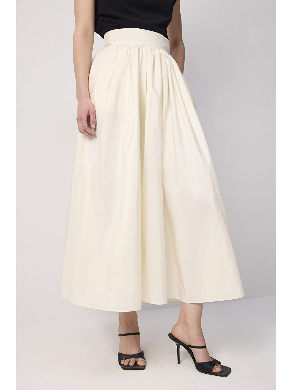 Ekru Beli Büzgülü Tafta Etek