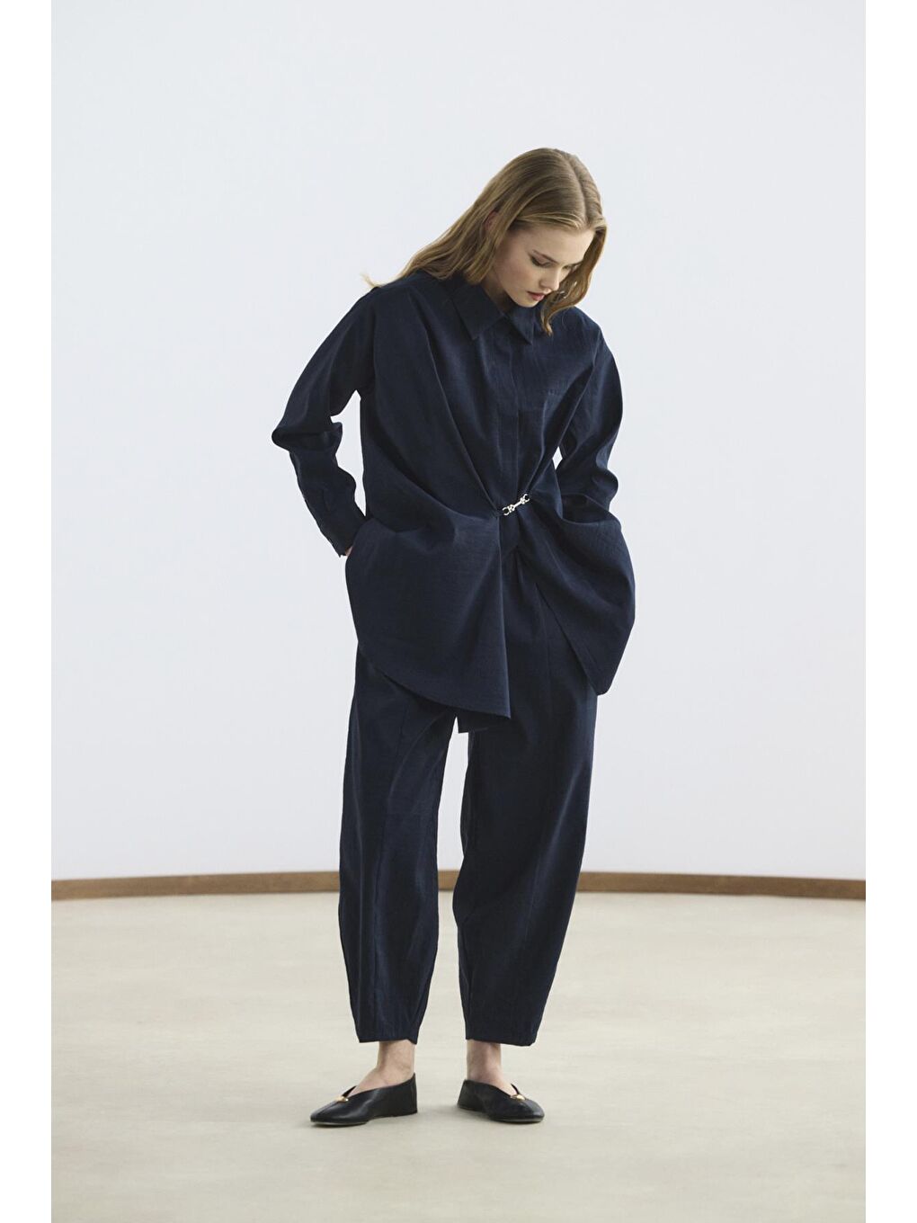 Toka Detaylı Anvelop Gömlek Pantolon Takım Lacivert-5