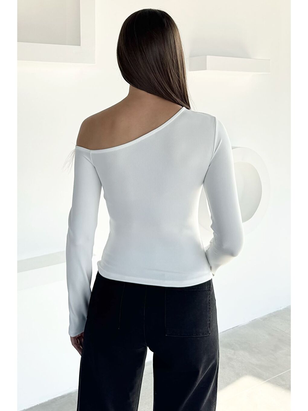 Ekru Kadın Omuz Dekolteli Ön Tüylü Elastanlı Bluz-3