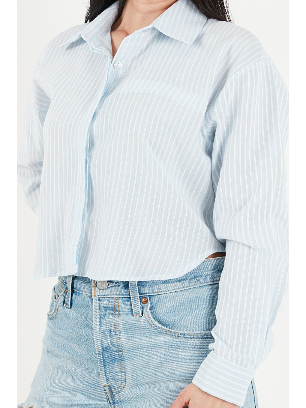 Mavi Pamuklu Relaxed Fit Çizgili Göğüs Cepli Kadın Gömlek 6982039-4