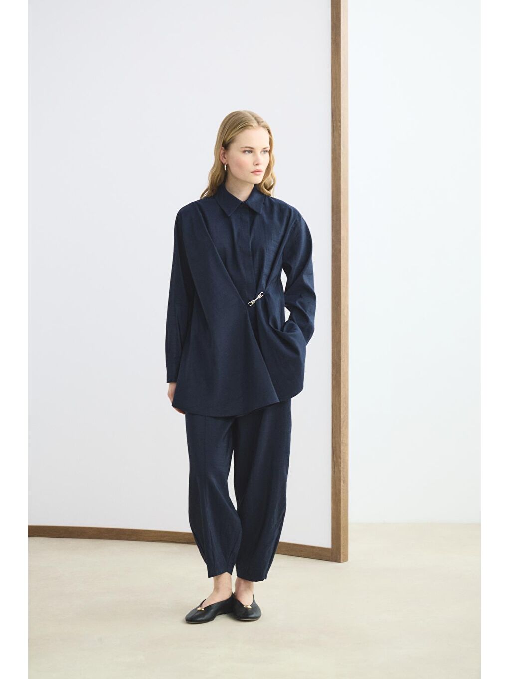 Toka Detaylı Anvelop Gömlek Pantolon Takım Lacivert-8