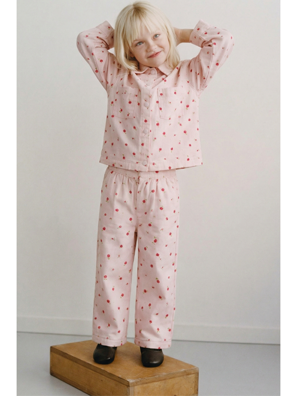 Kız Çocuk Pamuklu Pembe Çiçek Desenli Ceket Yaka Pantolon Takım