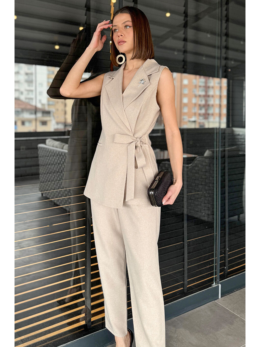 Bej Kadın Broş Detaylı Yelek Pantolon İkili Takım-1