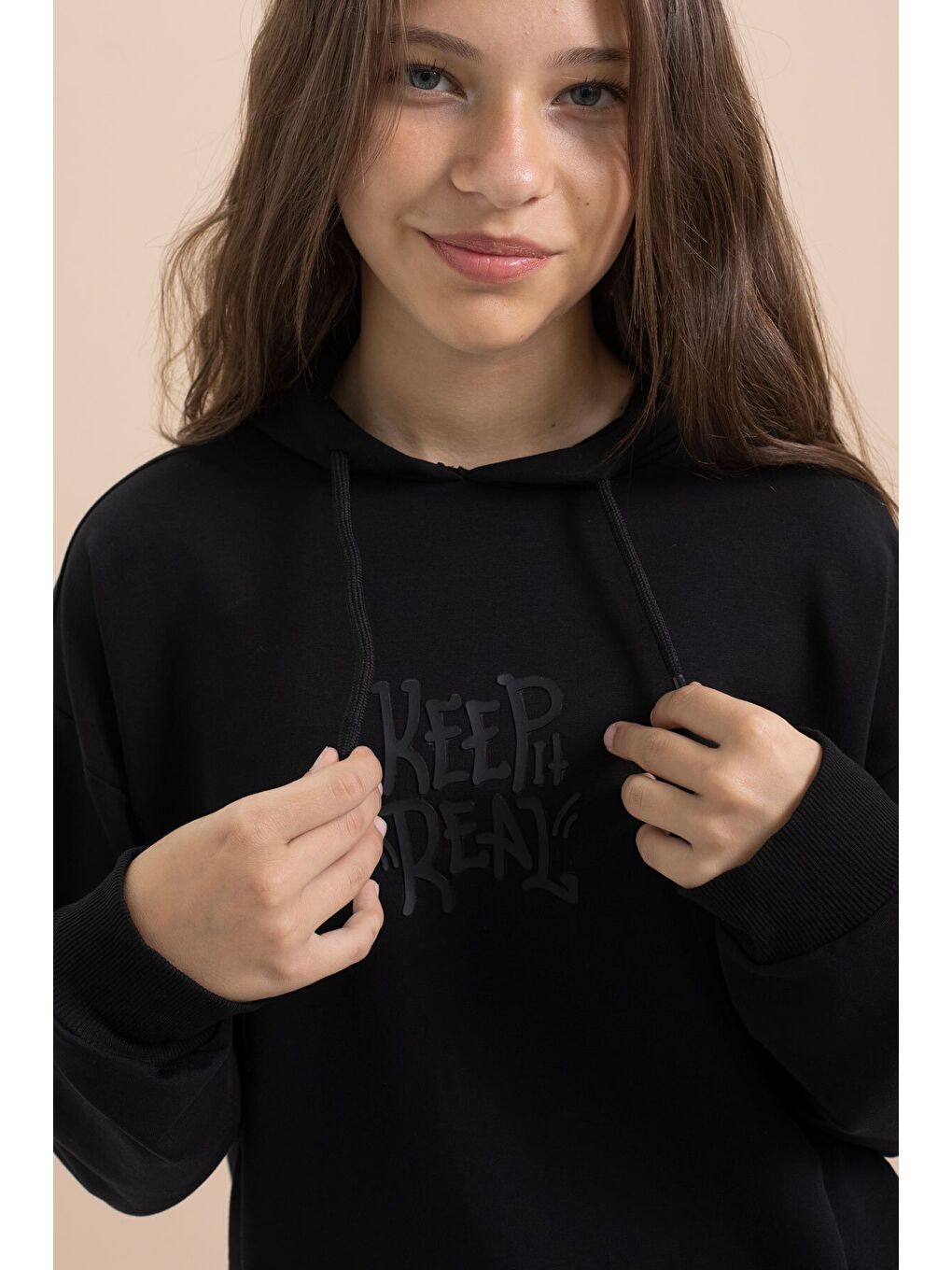 Siyah Yazı Baskılı Kapüşonlu Geniş Paça Kız Çocuk Eşofman Takımı 21429-2