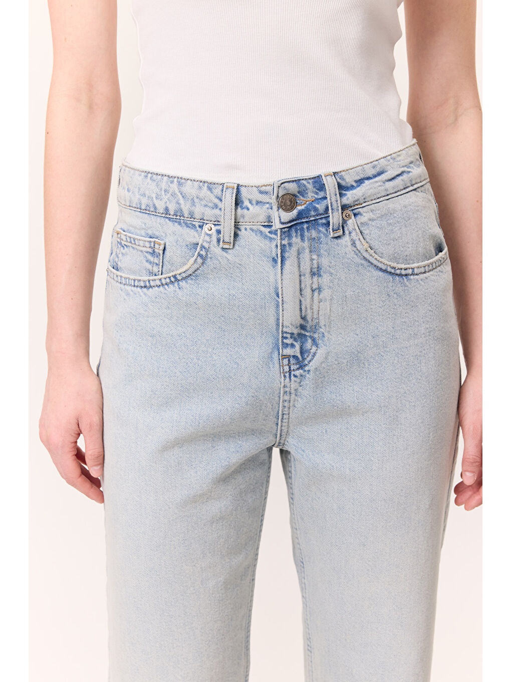 Yüksek Bel Mom Fıt Jean Buz Mavi-3