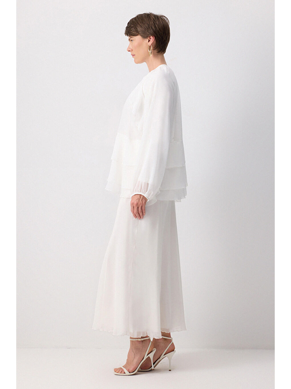 Ekru Fırfırlı Şifon Bluz-2