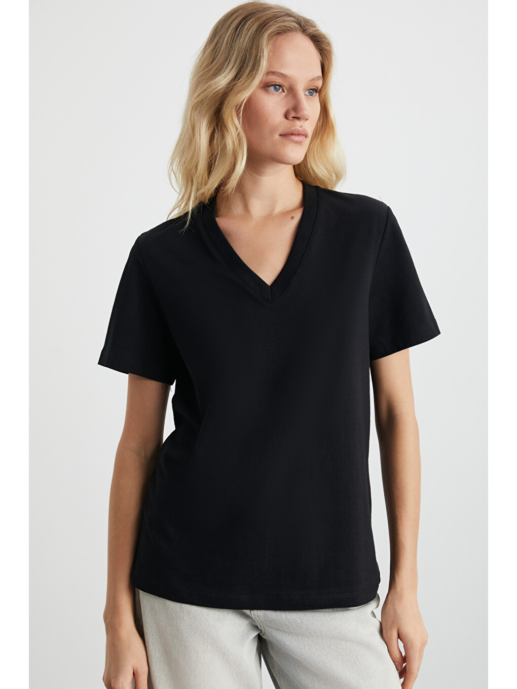 Siyah ALINE Kadın %100 organik Pamuk Derin V Yakalı Comfort Fit SİYAH T-Shirt-2