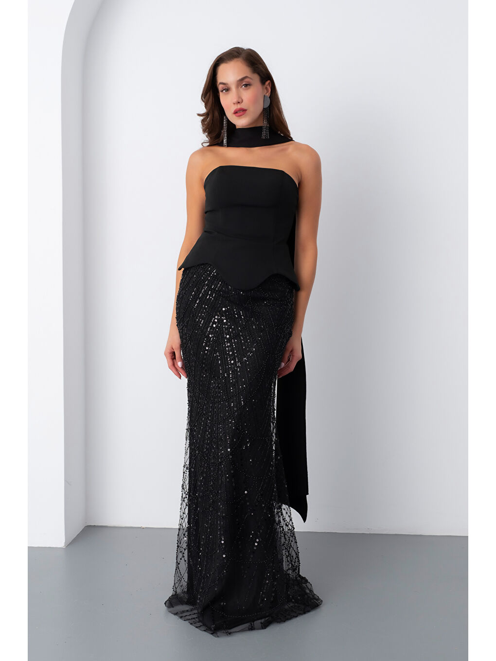 Kadın Siyah Straplez Taşlı Uzun Balık Abiye-1