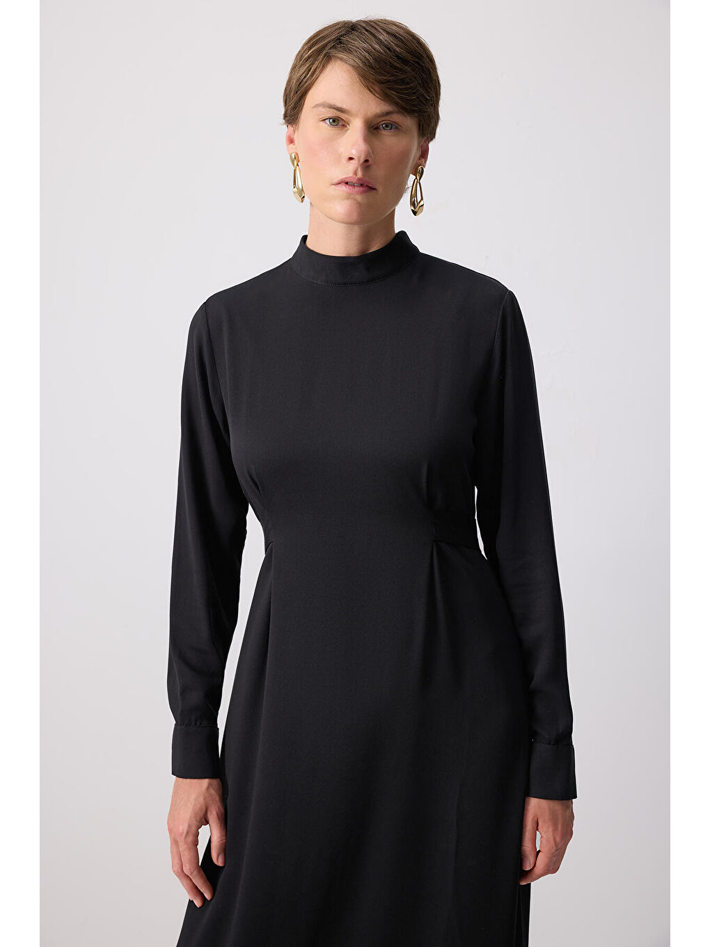 Siyah Belden Bağlamalı Viskon Elbise-3