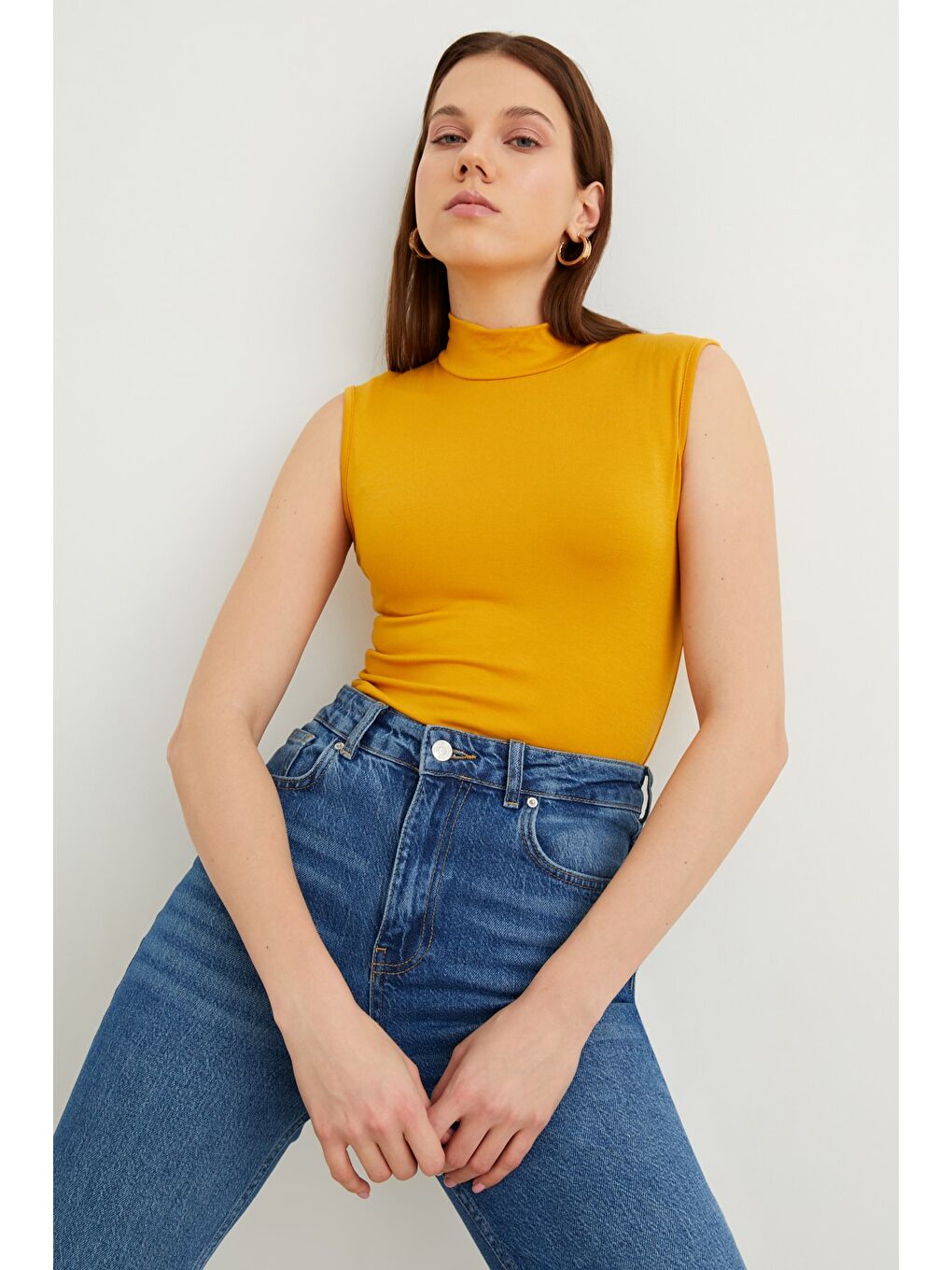 Sarı Kadın Hardal Kolsuz Bluz