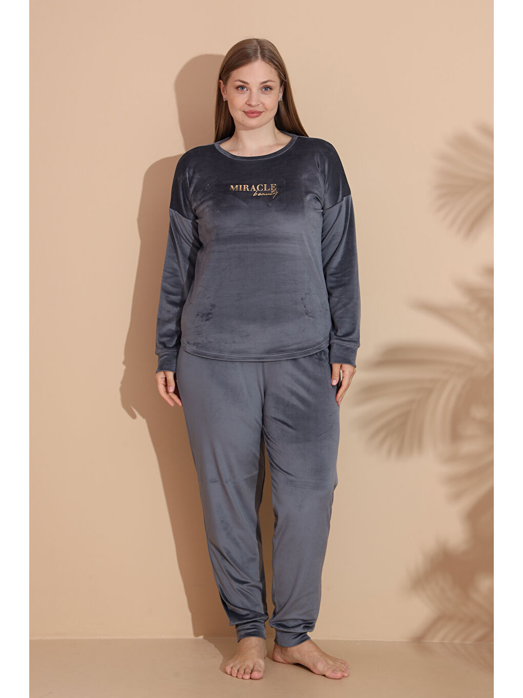 Büyük Beden Kadın Kadife Pijama Takımı 25391 Antrasit-3