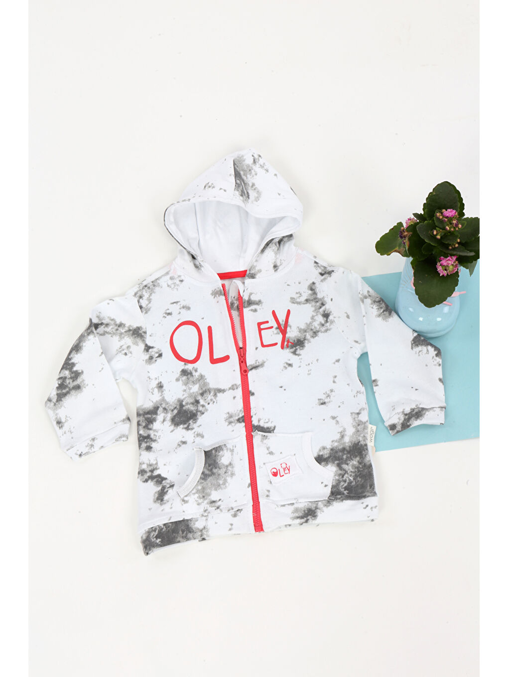 Beyaz Erkek Bebek Batik Desenli Hırka