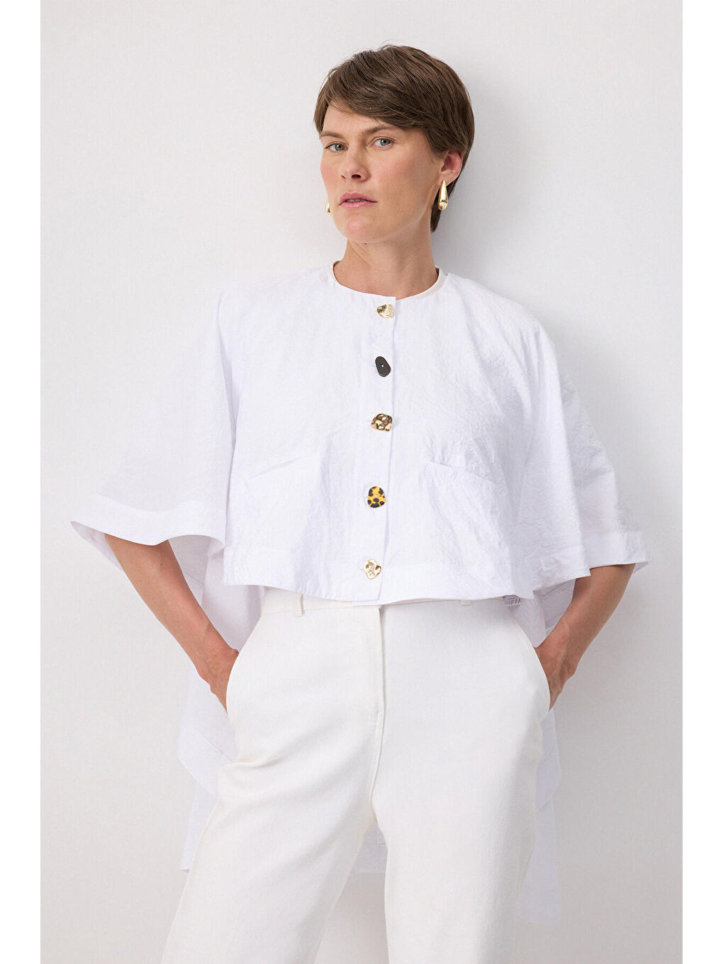 Beyaz Gold Düğmeli Kupra Panço-1