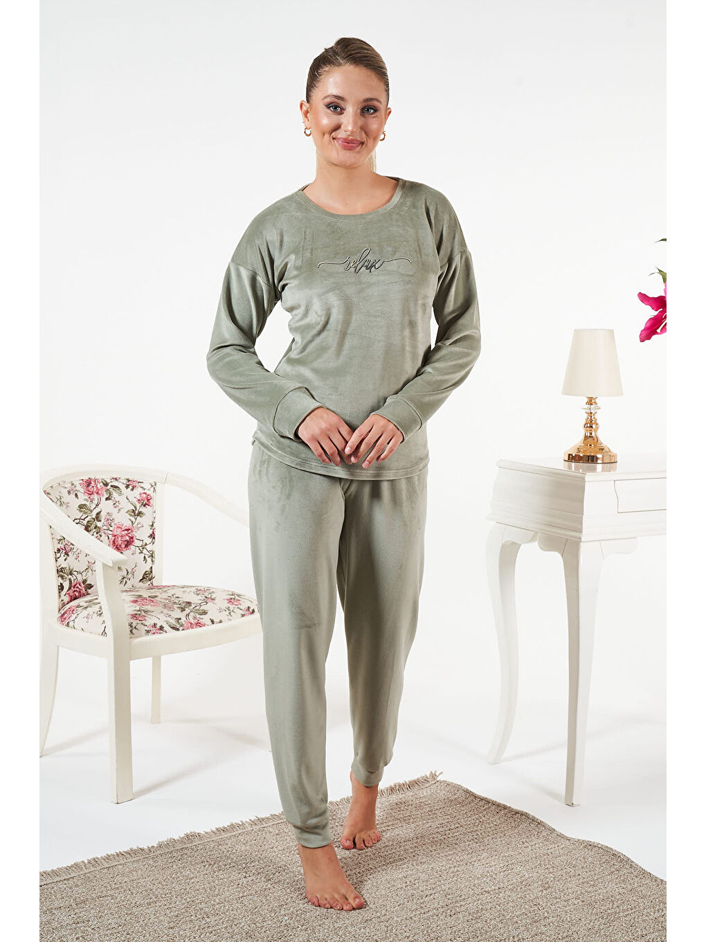 Yeşil Kadın Kadife Baskılı Pijama Takımı 25385 Mint-1