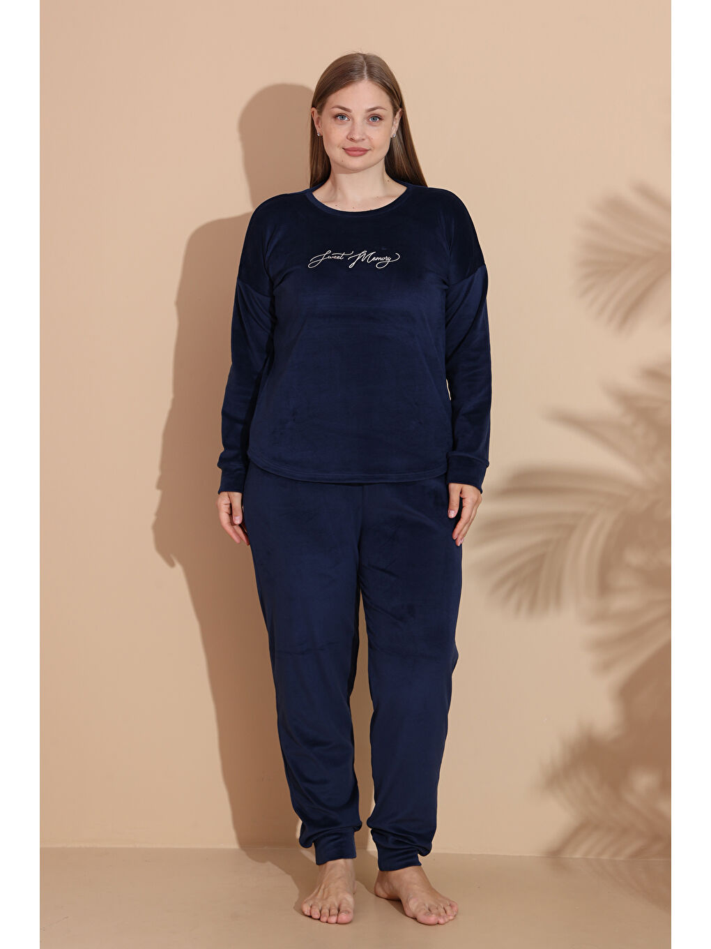 Büyük Beden Kadın Kadife Pijama Takımı 25391 Lacivert-1