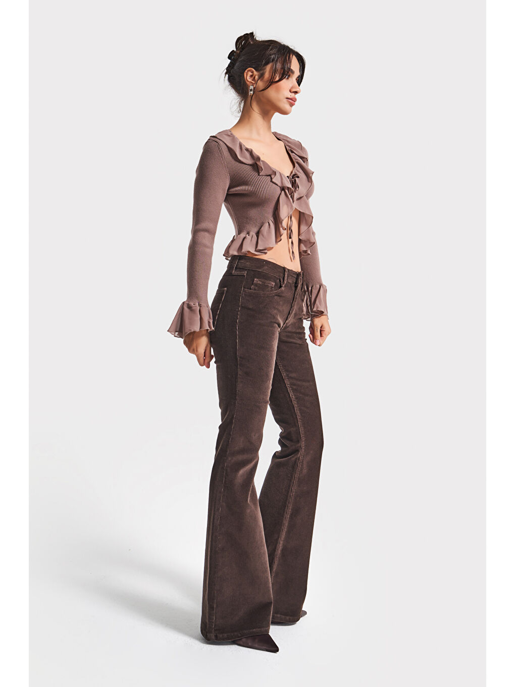 Kadın Koyu Kahverengi 26w5-136 Low Waist Flare Fit İnce Fitilli Velvet Kadife Kumaş Pantolon-2