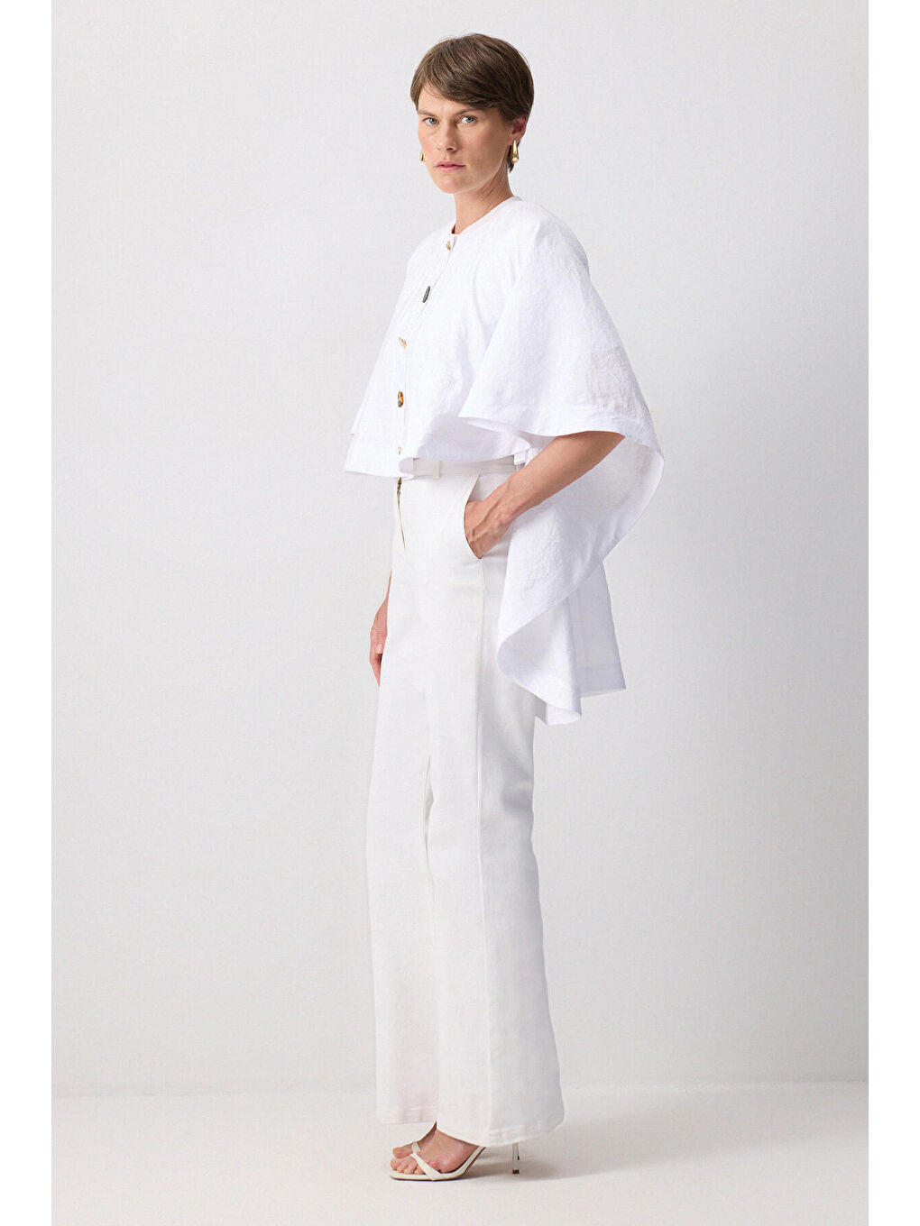 Beyaz Gold Düğmeli Kupra Panço-2