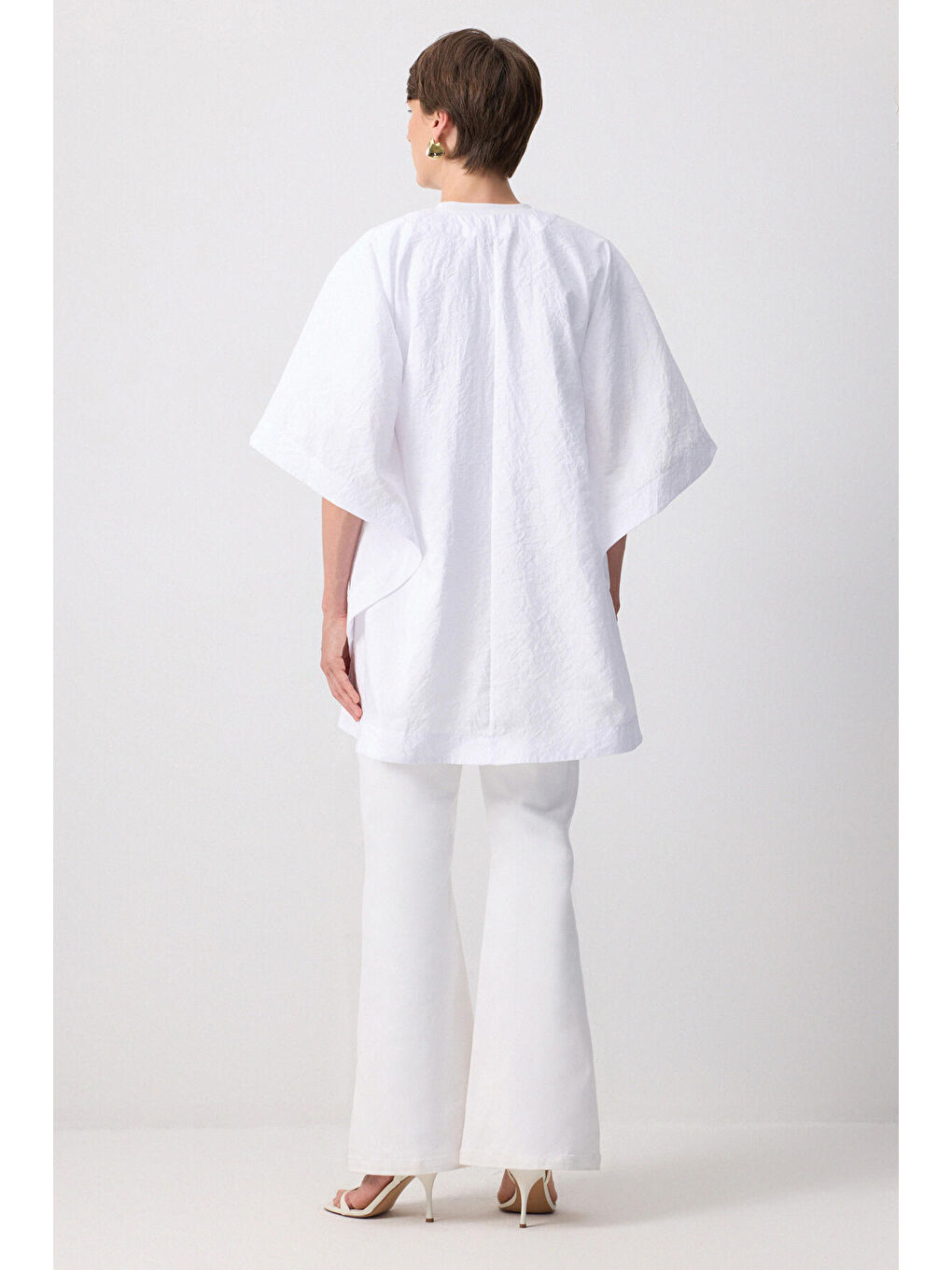 Beyaz Gold Düğmeli Kupra Panço-3