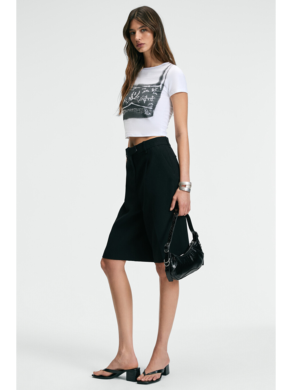 Seraya Kadın Bisiklet Yaka Kısa Kollu Önü Baskılı Crop Beyaz T-shirt-4
