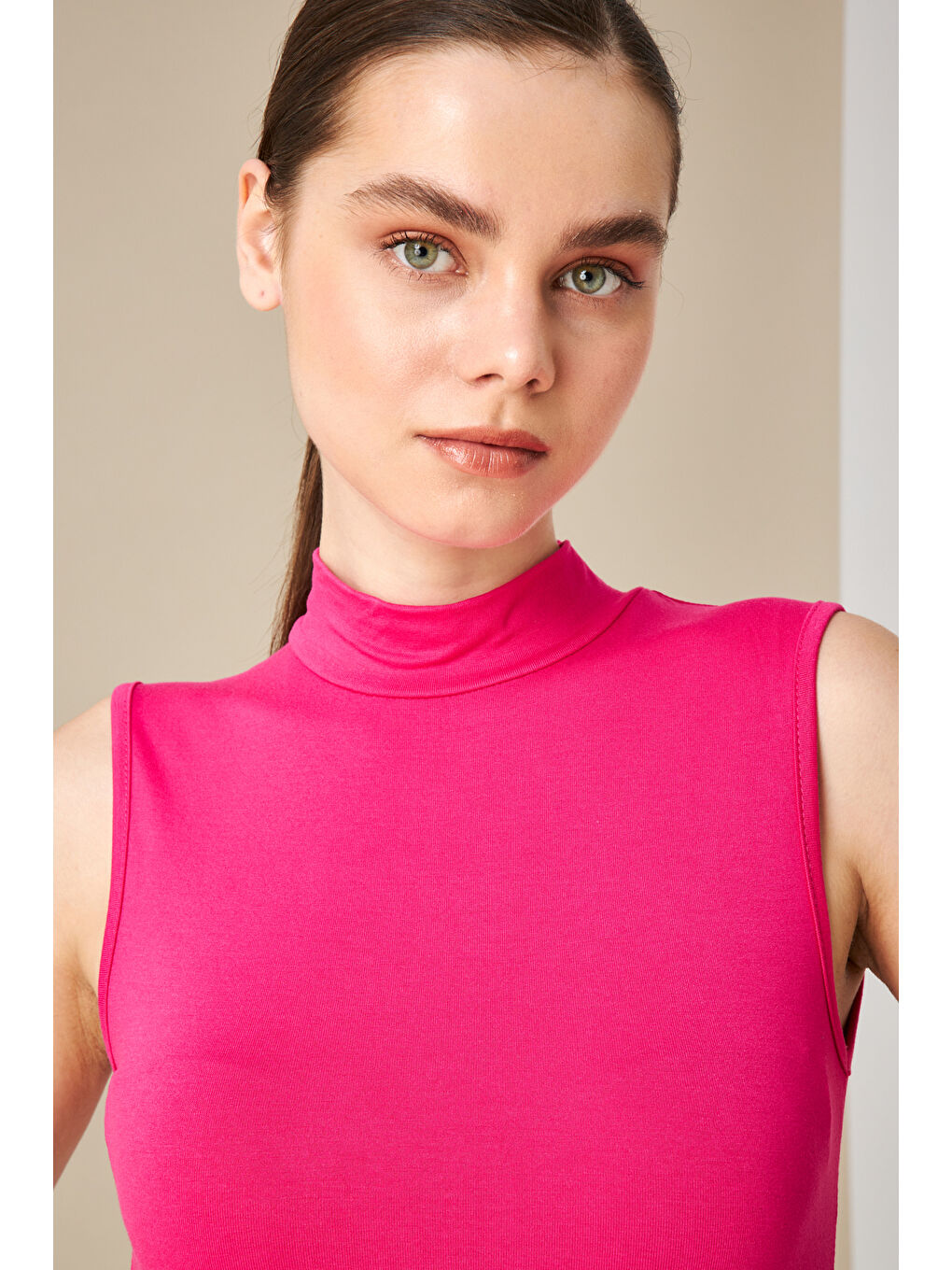 Kadın Pembe Kolsuz Bluz-4