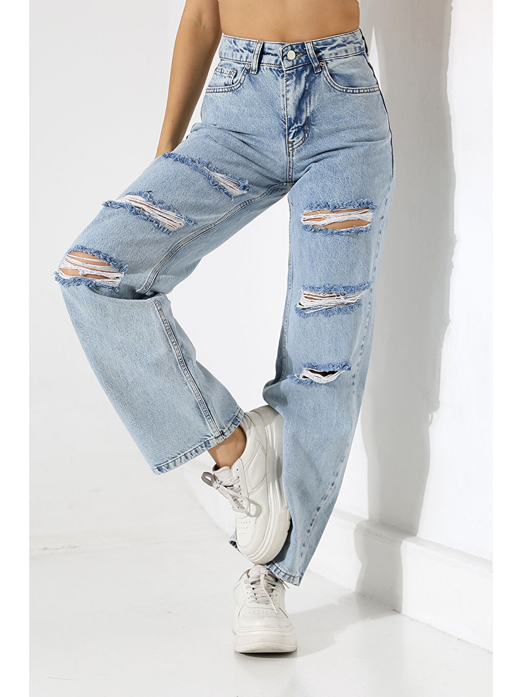 Mavi Yüksek Bel Yırtık Detaylı Mom Jean-4