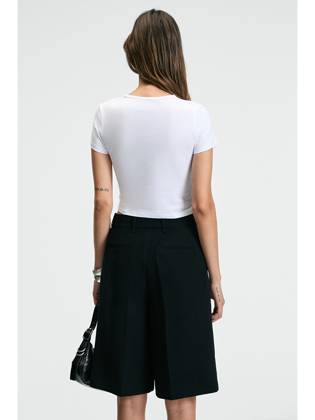 Seraya Kadın Bisiklet Yaka Kısa Kollu Önü Baskılı Crop Beyaz T-shirt-5