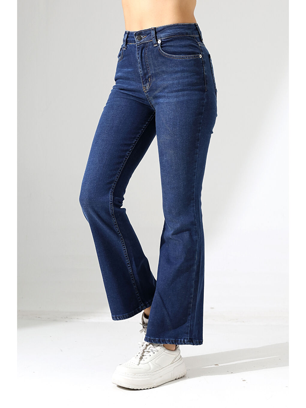 Yüksek Bel Klasik Paça Kadın Jean – Lacivert