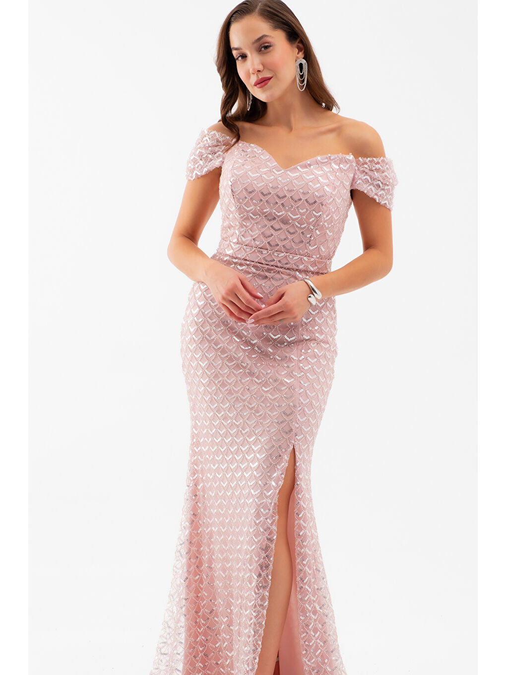 Pembe Kadın Pudra Madonna Yaka Boncuklu Uzun Balık Abiye Elbise-1