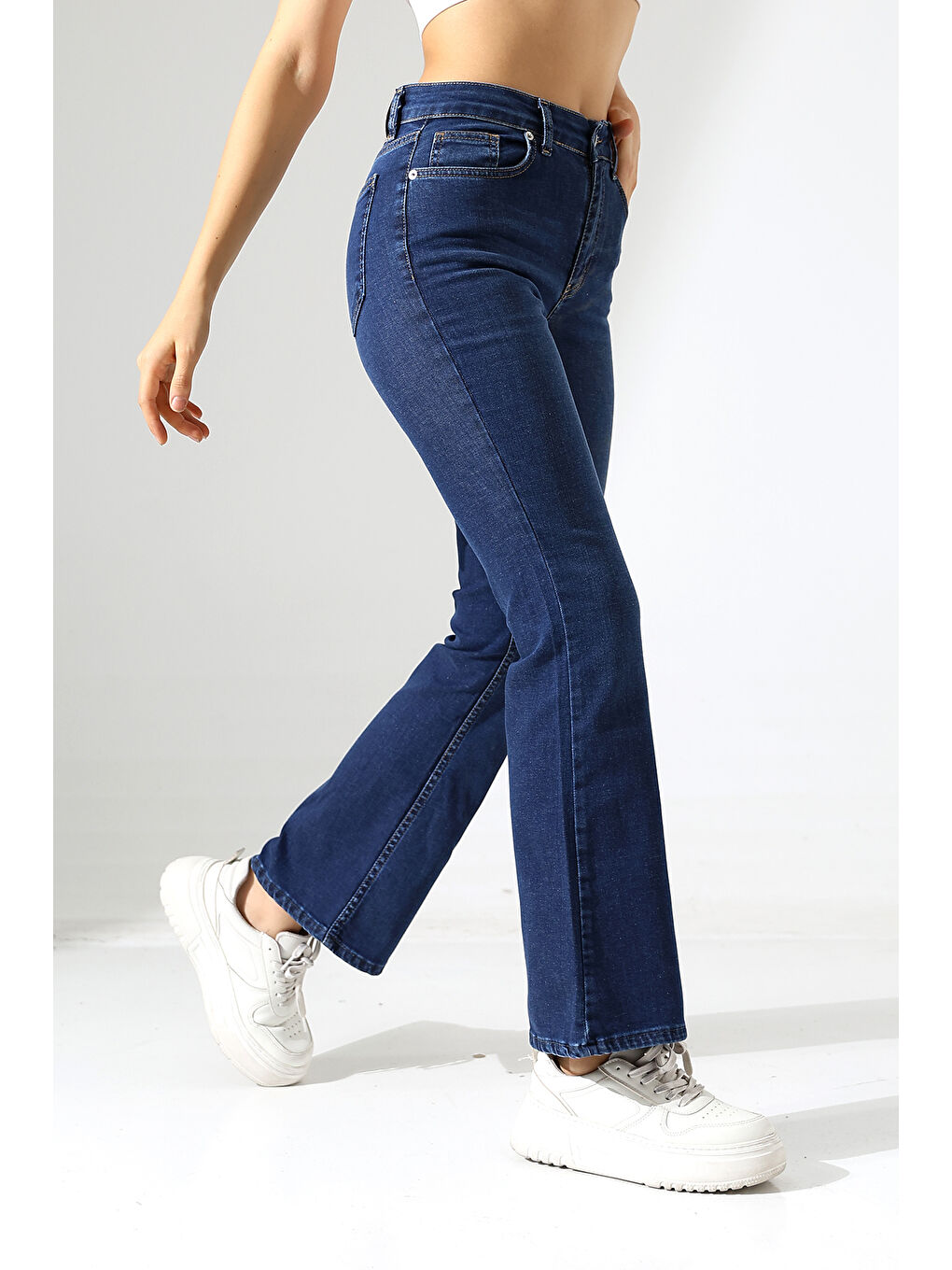 Yüksek Bel Klasik Paça Kadın Jean – Lacivert-3