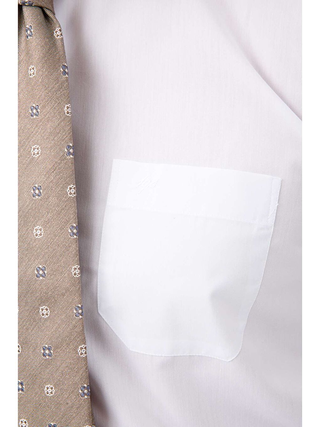 Beyaz Rahat Kalıp Klasik Yaka Düz Uzun Kollu Cepli Kolay Ütülenir Gömlek-2