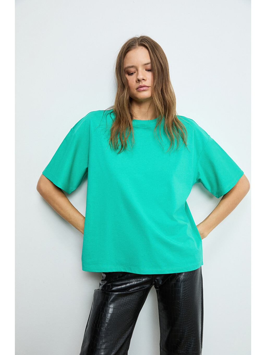 Yeşil LAGERTHA Kadın %100 organik Pamuklu Kalın Dokulu Oversize Fit Yuvarlak Yakalı YEŞİL T-Shirt-1
