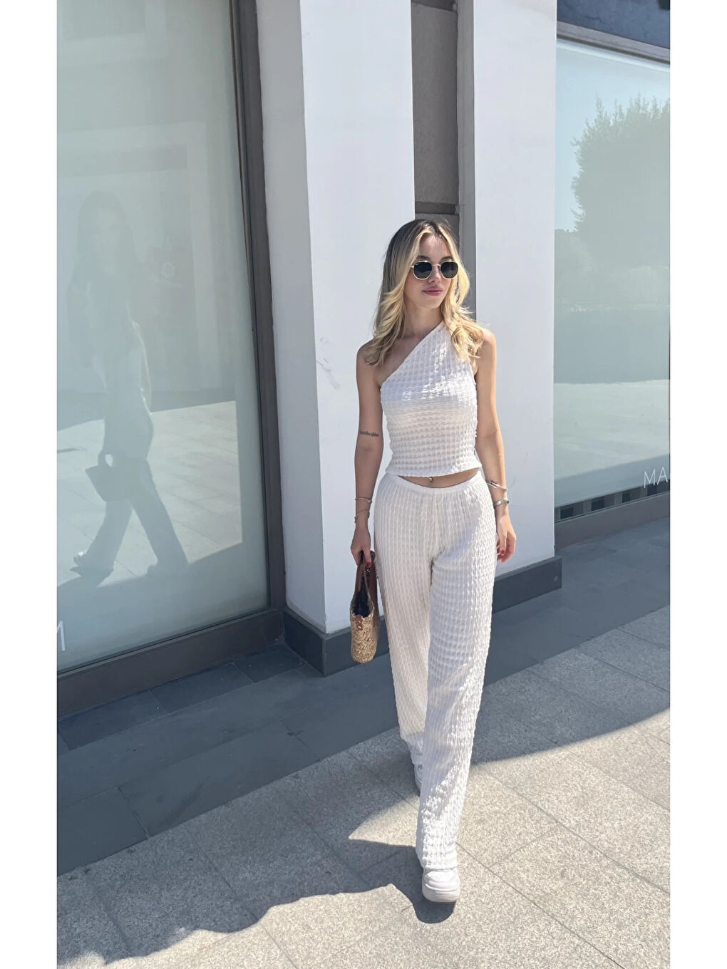 Kadın Beyaz Gofre Kumaş Tek Omuz Bluz HZL25S-ZK13271-1