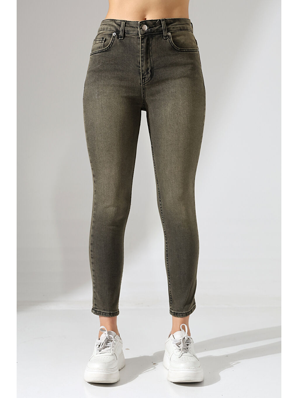 Yüksek Bel Dar Paça Yıkamalı Kadın Jean Haki Gri-1