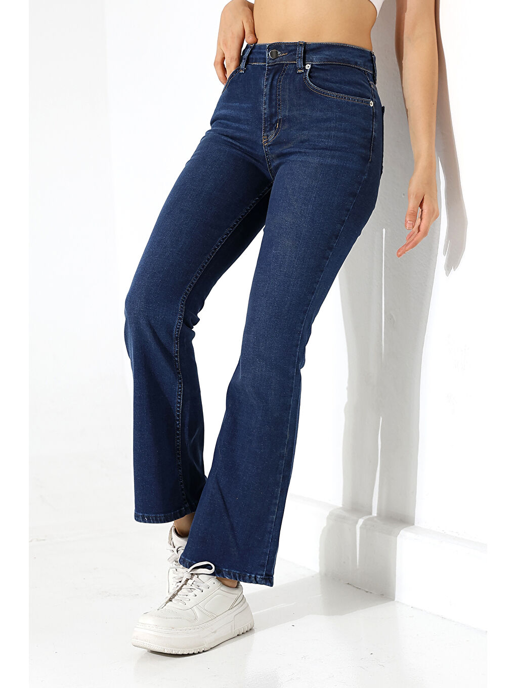 Yüksek Bel Klasik Paça Kadın Jean – Lacivert-4