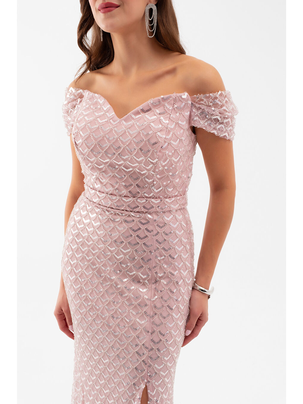 Pembe Kadın Pudra Madonna Yaka Boncuklu Uzun Balık Abiye Elbise-4