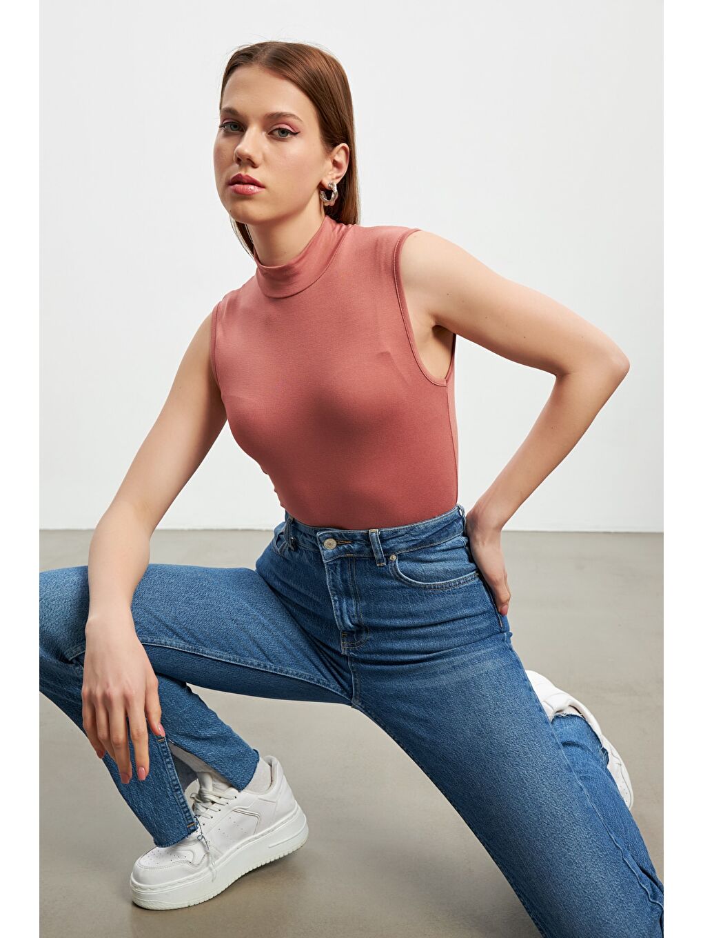 Pembe Kadın Gülkurusu Kolsuz Bluz