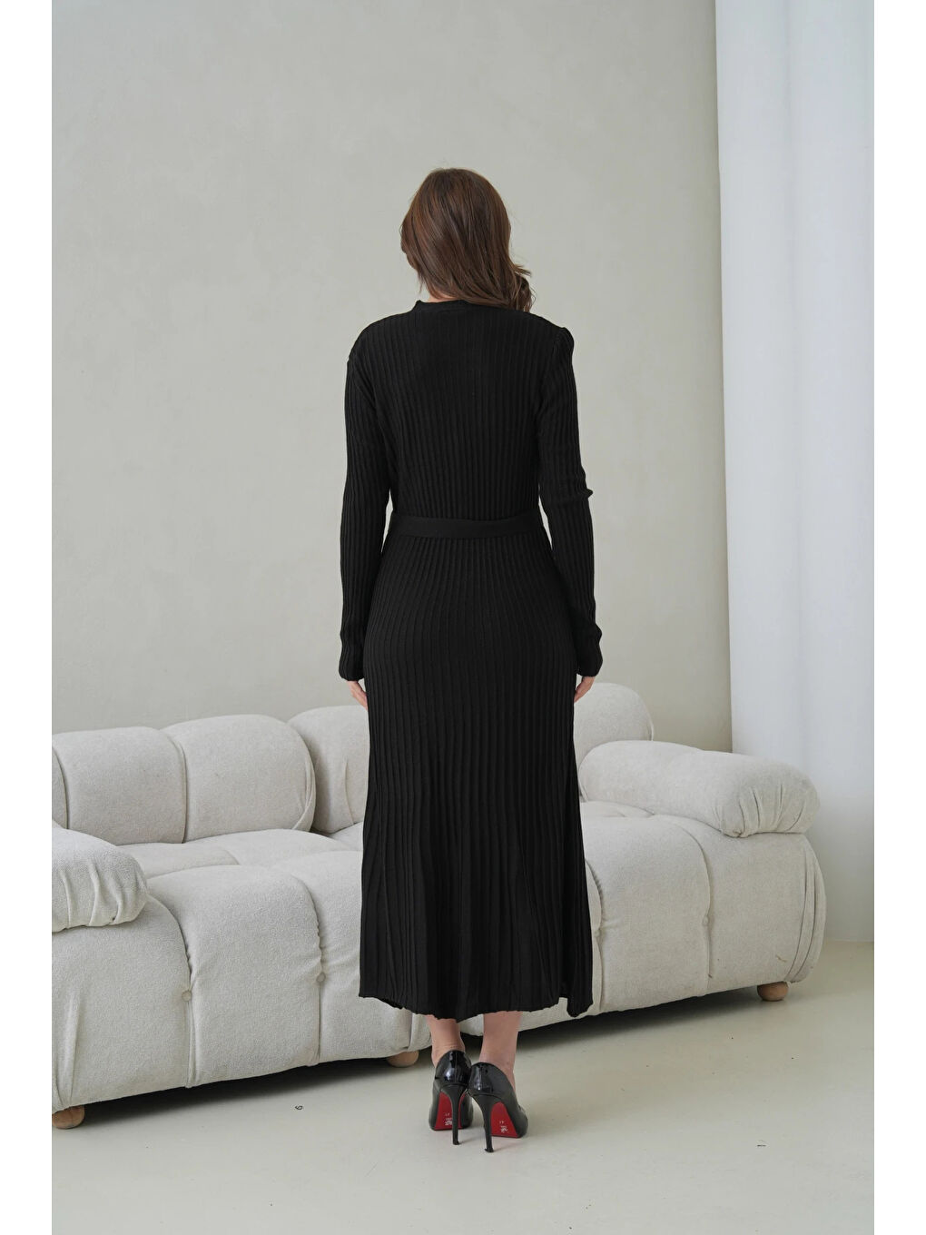 Siyah Kadın V Yaka Ful Düğme Kapama Kemer Detay Maksi Boy Fitilli Triko Elbise-3