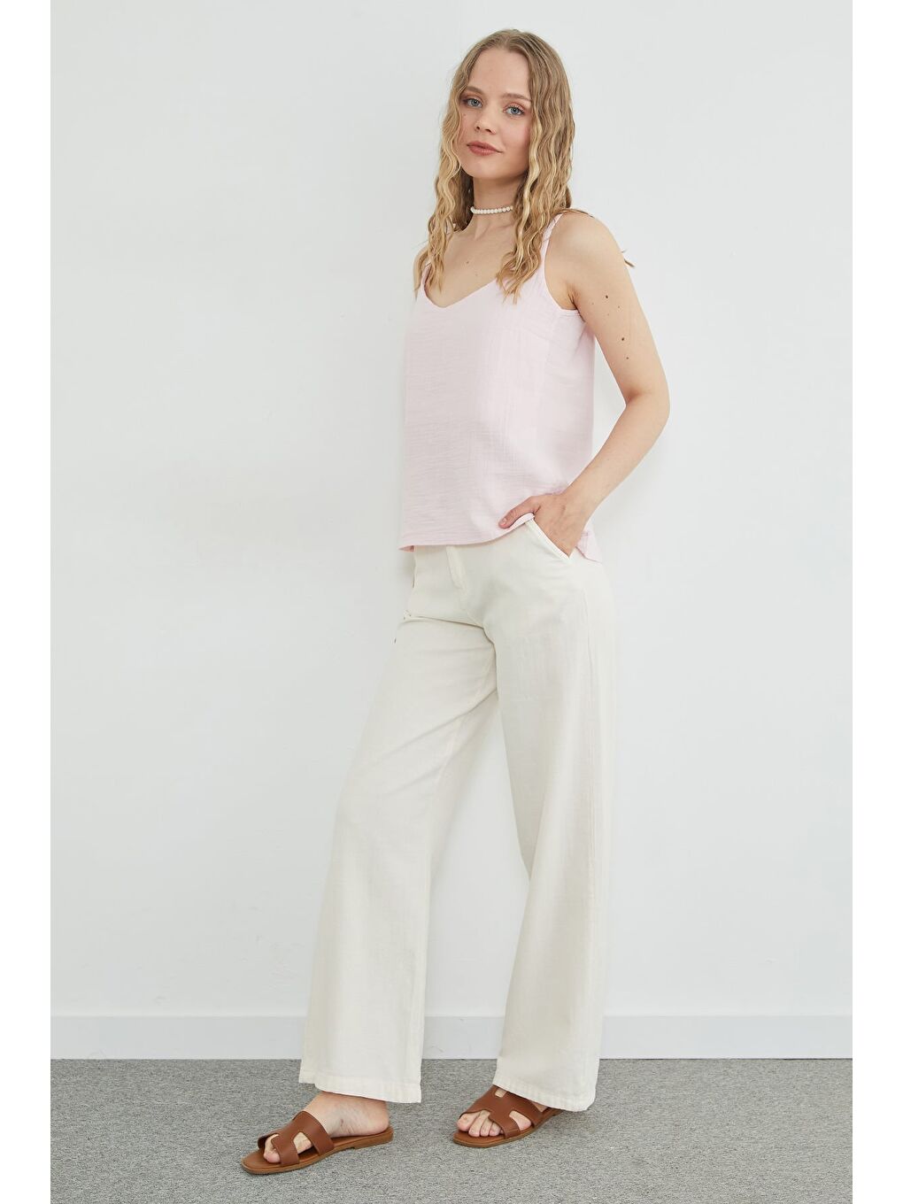Pembe Basic İp Askılı Müslin Kumaş Salaş Bluz-2