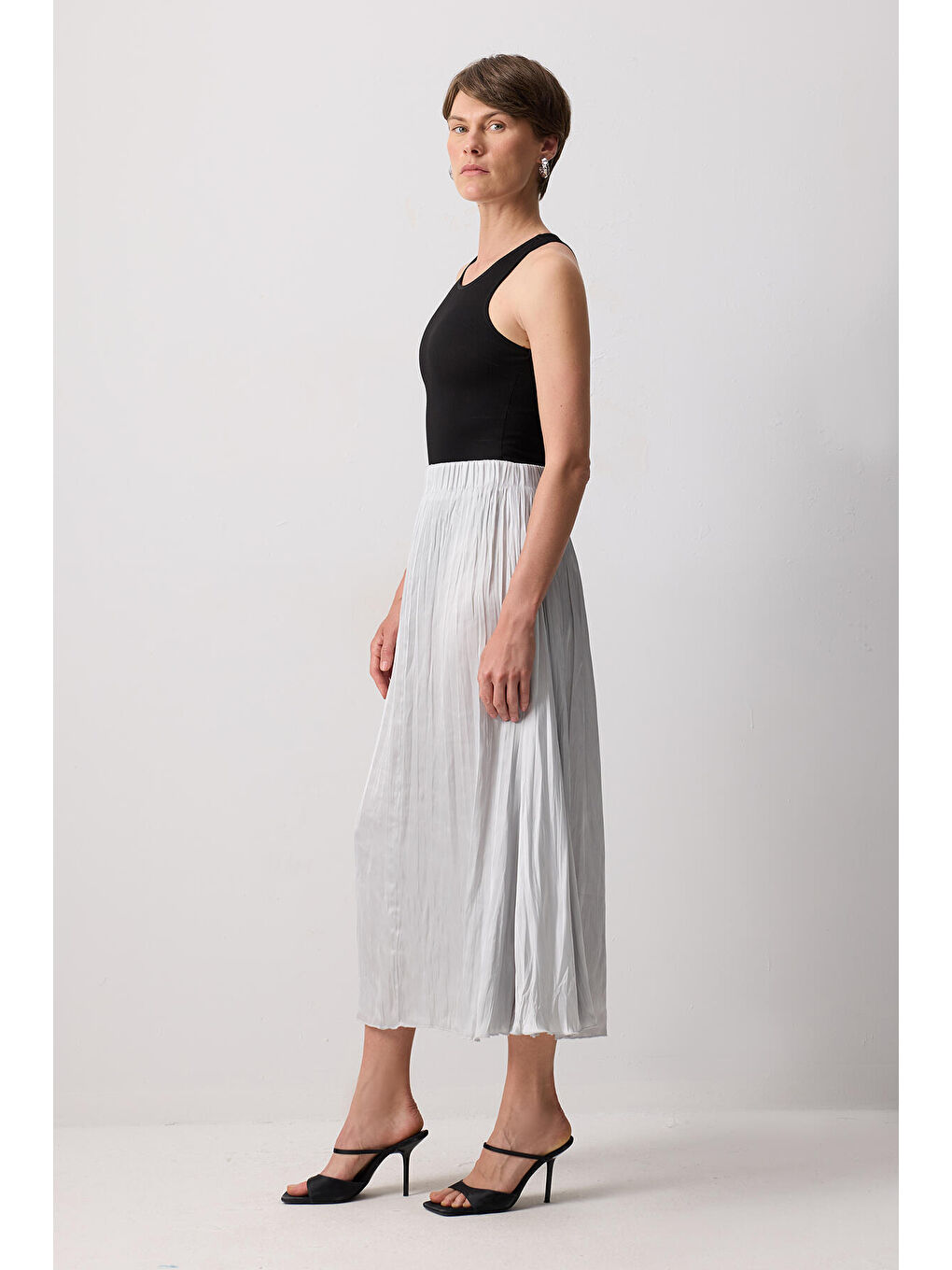 Gri Crushlı Saten Etek-2