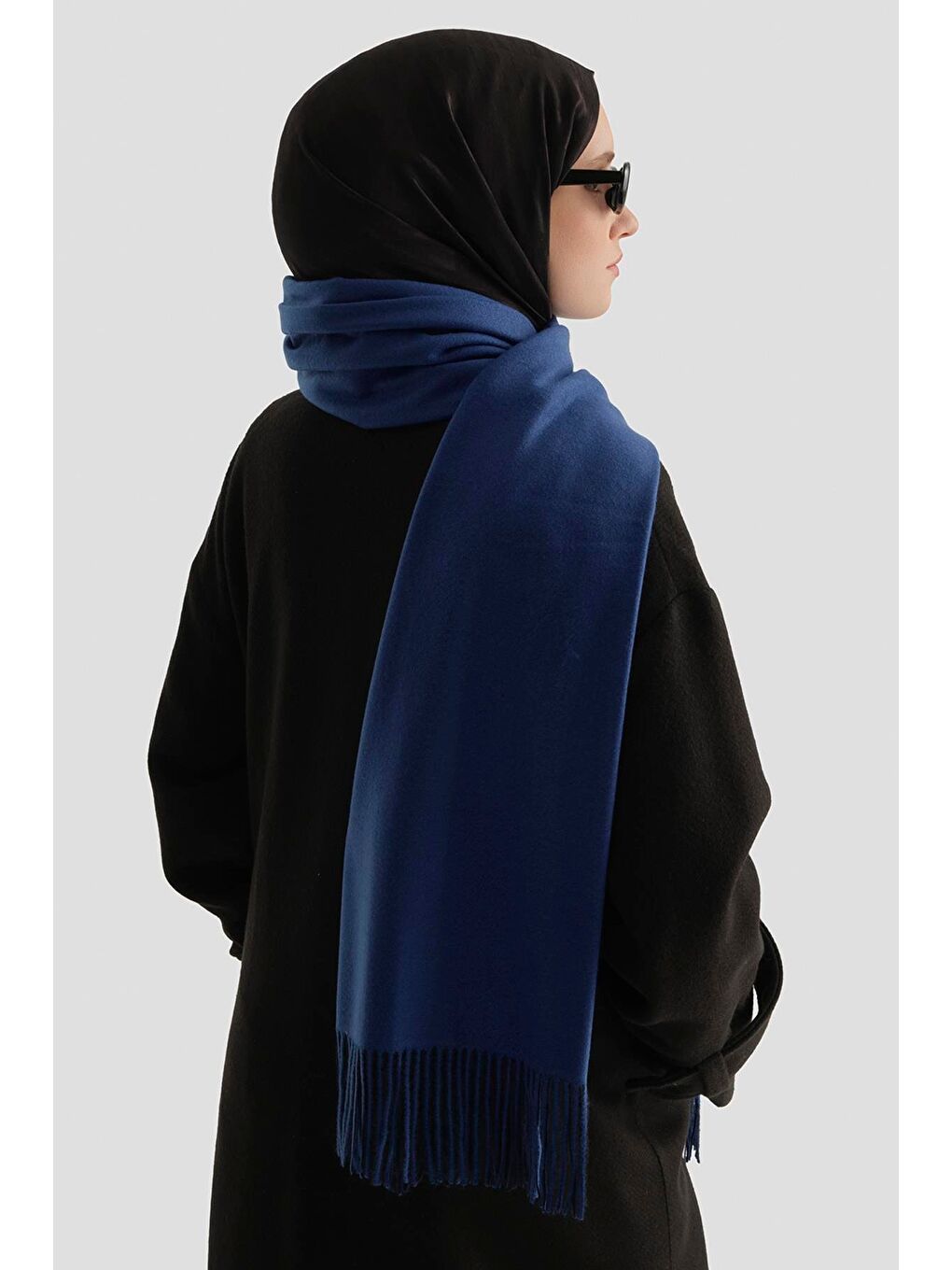 Mavi Püsküllü Akrilik Atkı Saks-2