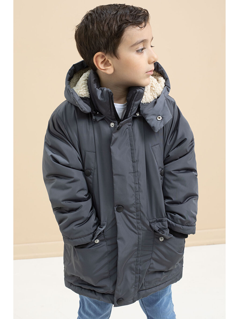 Gri Füme İçi Kürklü Çıkarılabilir Kapüşonlu Basic Erkek Çocuk Şişme Mont 21442-2